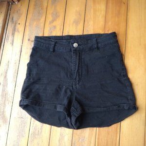 High-waisted Black Shorts!